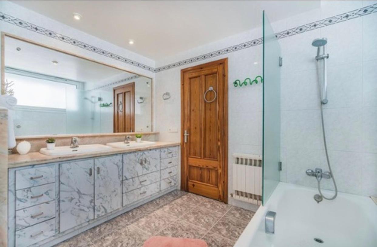 Bressol Deluxe Apartments 포엔샤 항구 외부 사진